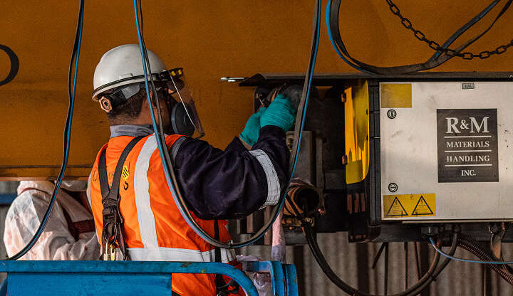 Sesión de capacitación IPAF con plataforma elevadora
